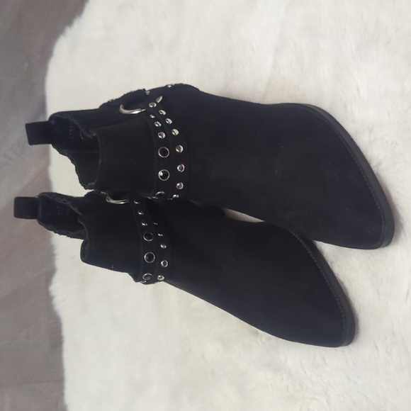 FOREVER 21 Studded Faux Suede Booties ~ NWT - Picture 3 of 8